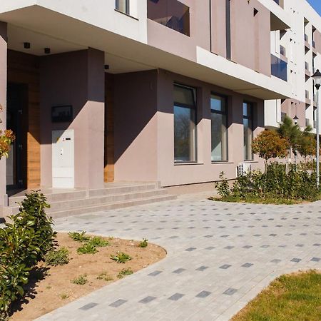 Cappuccino Colors At West Residence オラデア エクステリア 写真