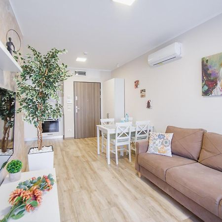 Cappuccino Colors At West Residence オラデア エクステリア 写真