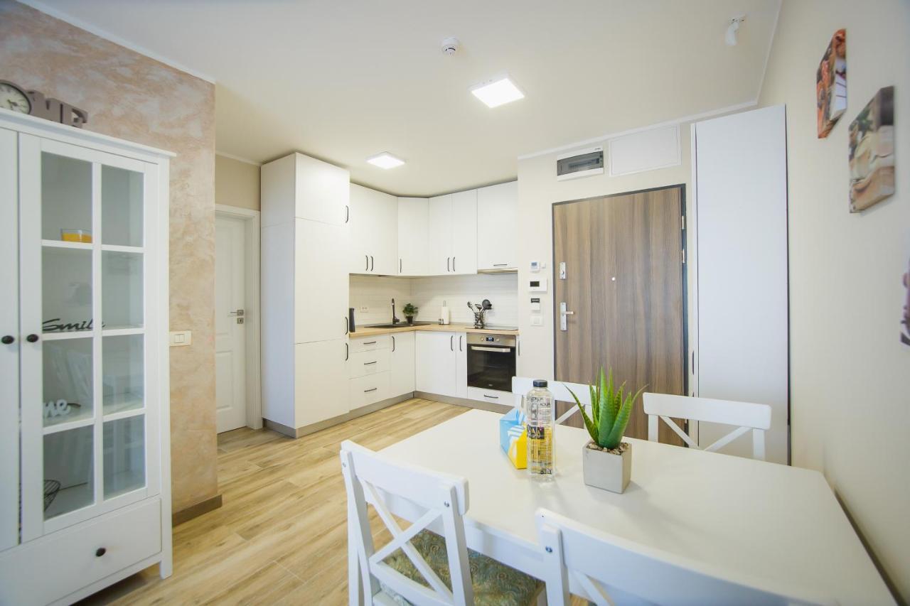 Cappuccino Colors At West Residence オラデア エクステリア 写真